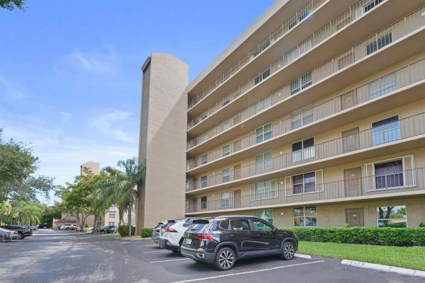 Waters Edge Towers, 4550 NW 18th Ave #301, Deerfield Beach, Florida 33064, image 1