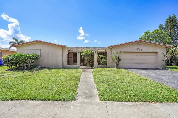 Pasadena Lakes, 8720 Pasadena Blvd, Pembroke Pines, Florida 33024, image 1