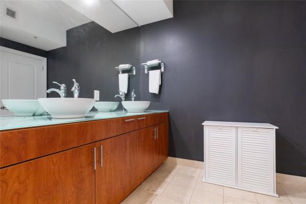 Strada 315, 315 NE 3rd Ave #1808, Fort Lauderdale, Florida 33301, image 1