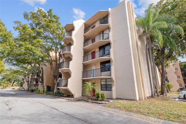 Blue Lake, 3550 Blue Lake Dr #105, Pompano Beach, Florida 33064, image 1