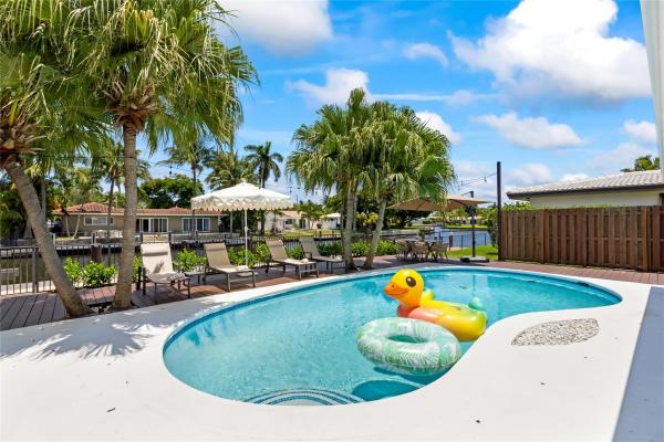 Imperial Point, 6520 NE 19th Ave, Fort Lauderdale, Florida 33308, image 1