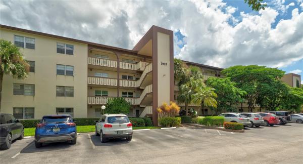 Portofino Village, 3102 Portofino Pt #K3, Coconut Creek, Florida 33066, image 2
