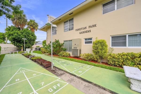 Venetian Park Gardens, 2111 NE 42nd Ct #201W, Lighthouse Point, Florida 33064, image 1