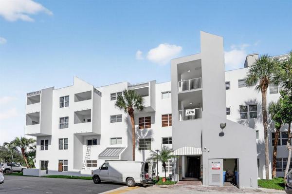 Casa La Quinta, 2860 NE 14th Street Cswy #405 D, Pompano Beach, Florida 33062, image 1