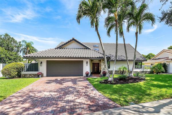 Colonnade At Glen Oaks, 2845 NW 42nd St, Boca Raton, Florida 33434, image 1