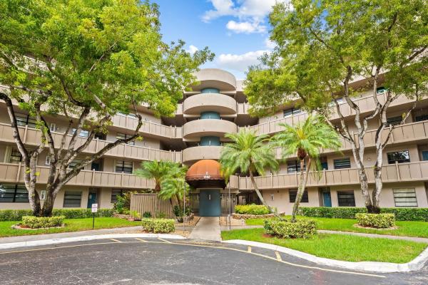 Colony Point, 1000 Colony Point Cir #311, Pembroke Pines, Florida 33026, image 1