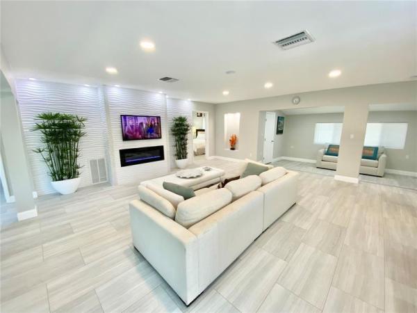 Pompano Isles, 1004 SE 22nd Ave, Pompano Beach, Florida 33062, image 1