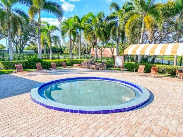 Village Of Sandalwood Lakes, 4113 41st Way, West Palm Beach, Florida 33407, image 2