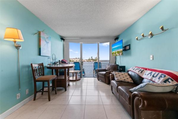 Hillsboro Shores Executive Club, 2508 Bay Dr #209, Pompano Beach, Florida 33062, image 1