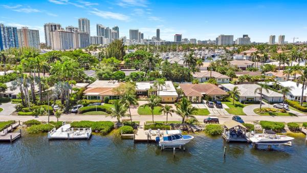 Hollywood Lakes, 804 S Southlake Dr, Hollywood, Florida 33019, image 1