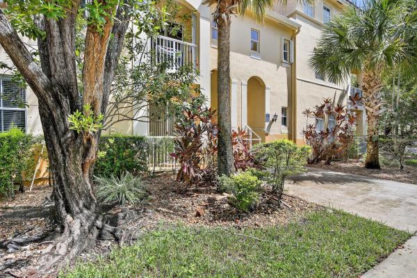 Courtyards At Jacaranda, 110 Jacaranda Country Club Dr #104, Plantation, Florida 33324, image 1