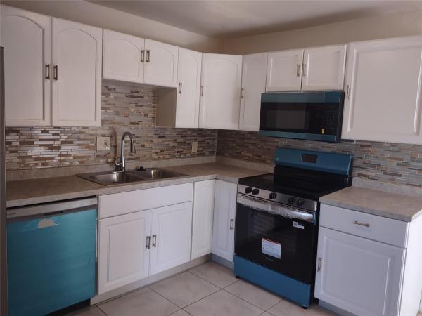 Miami Gardens Estates, 128 Miami Gardens Rd, West Park, Florida 33023, image 1