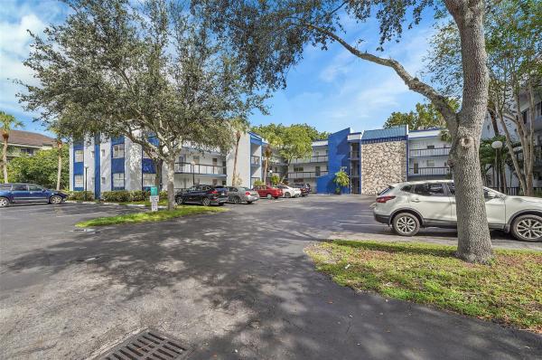 Holiday Springs, 3150 Holiday Springs Blvd 8-103 ##8-103, Margate, Florida 33063, image 1