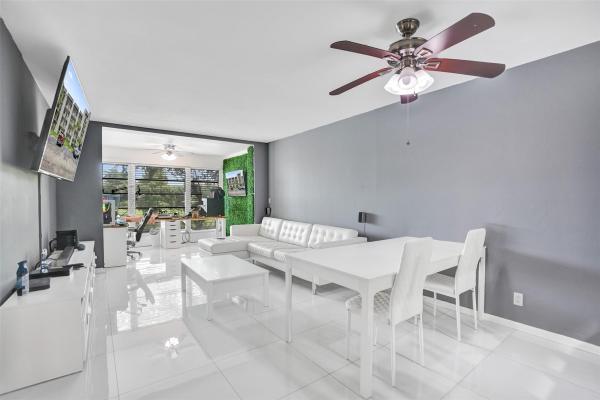 Lagoon Place, 9235 Lagoon Pl #207, Davie, Florida 33324, image 1
