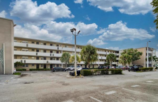 1690 NE 191st St 405-1, Miami, Florida 33179, image 1