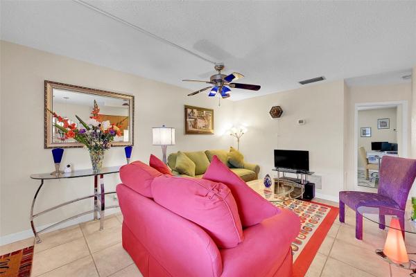 Wilton Village, 2607 NE 8th Ave #28, Wilton Manors, Florida 33334, image 2