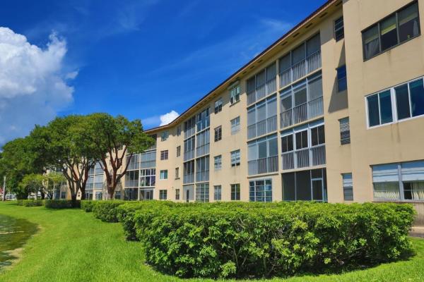 Hawthorne At Century Village, 13001 SW 11th Ct #307A, Pembroke Pines, Florida 33027, image 3