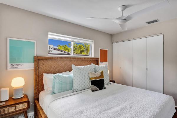 Sunset Manors, 25 NE 26th Ct, Wilton Manors, Florida 33334, image 1