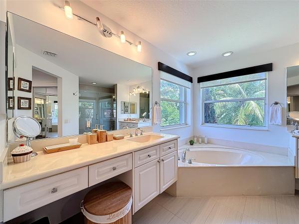 Victoria Pointe, 1673 Victoria Pointe Cir, Weston, Florida 33327, image 3