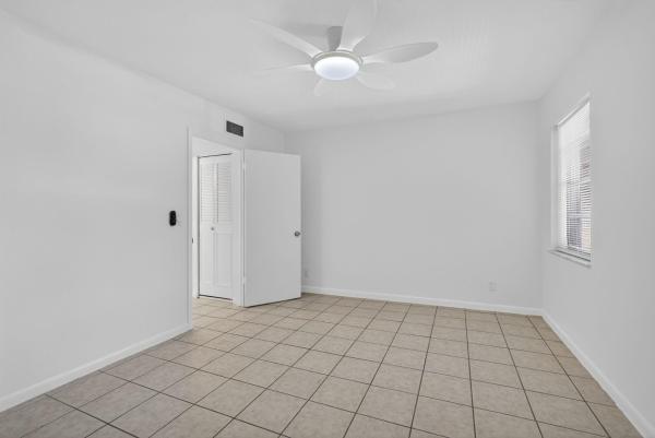 Charolais, 126 Sparrow Dr #10-B, Royal Palm Beach, Florida 33411, image 1