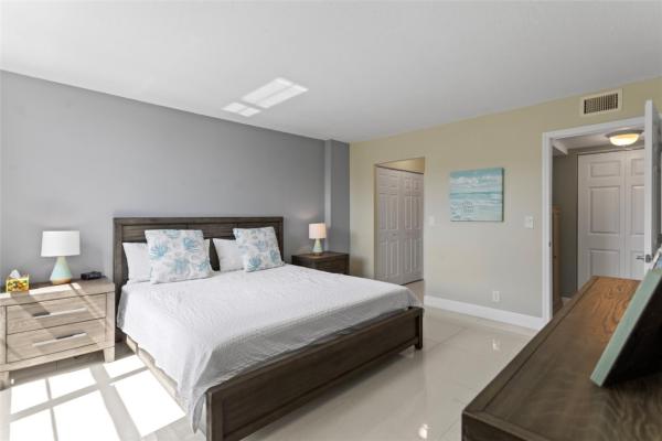 Boca Bayou, 16 Royal Palm Way #302, Boca Raton, Florida 33432, image 1