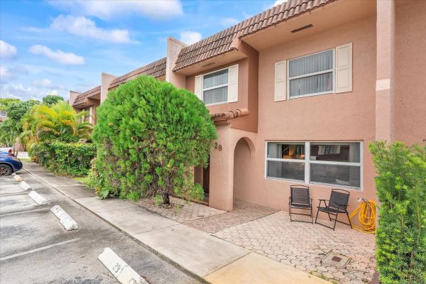 Valencia Village, 29 Laredo Pl #29, Davie, Florida 33324, image 1