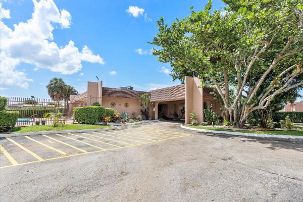 Valencia Village, 29 Laredo Pl #29, Davie, Florida 33324, image 1