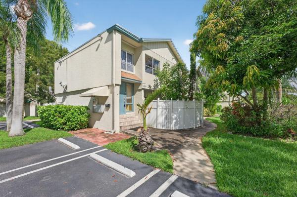 Loch Lomond, 3007 NW 5th Ter, Pompano Beach, Florida 33064, image 1