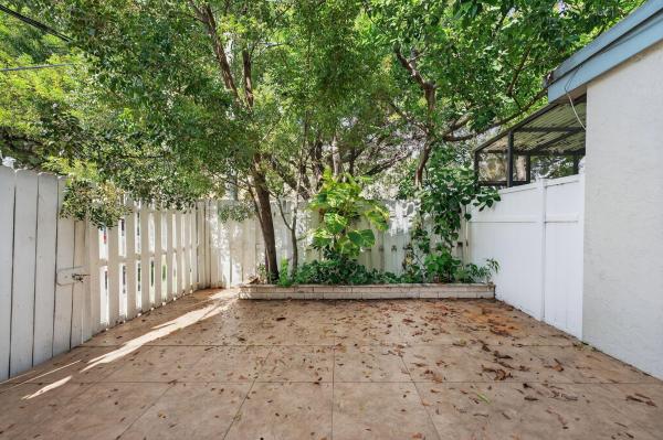 Loch Lomond, 3007 NW 5th Ter #4, Pompano Beach, Florida 33064, image 1