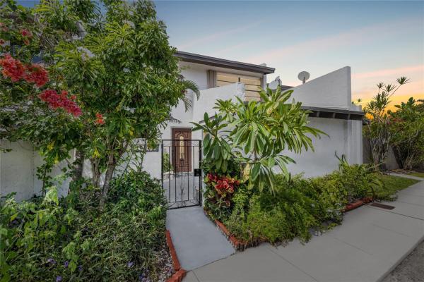 Snapper Creek Townhouses, 10921 SW 70th Ter, Kendall, Florida 33173, image 2
