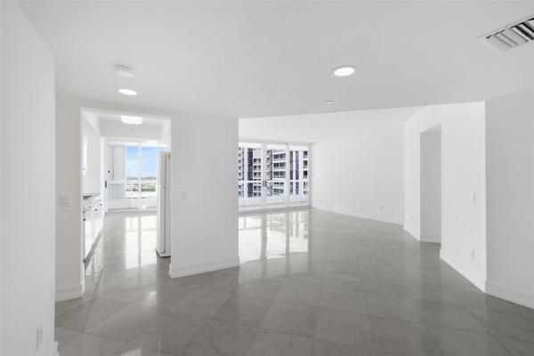 South Tower At The Point, 21055 Yacht Club Dr 2703, Aventura, Florida 33180, image 1