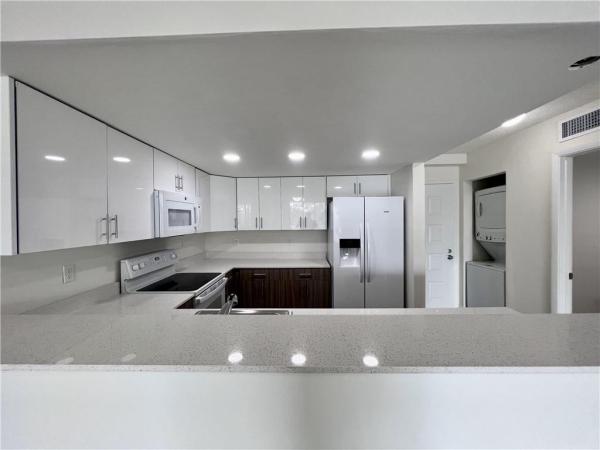 Country Club Towers, 18335 NW 68th Ave #750-503, Hialeah, Florida 33015, image 1