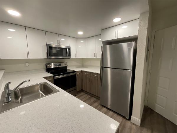 Country Club Towers, 18335 NW 68th Ave #750-303, Hialeah, Florida 33015, image 1