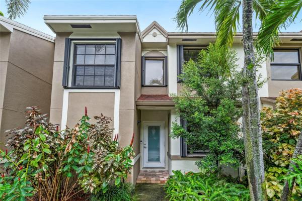 City View Townhomes, 214 City View Dr, Fort Lauderdale, Florida 33311, image 1