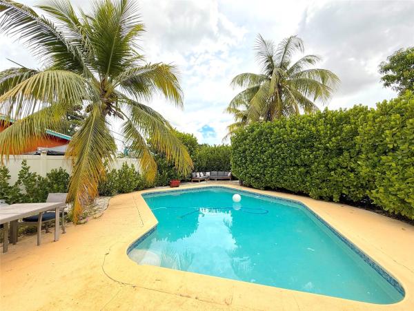 Fairfax Brolliar, 1861 SW 36th Ave, Fort Lauderdale, Florida 33312, image 1