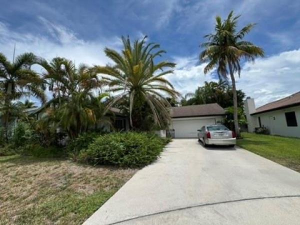 Shoreline At Dos Lagos, 74 Vista Del Rio, Boynton Beach, Florida 33426, image 1