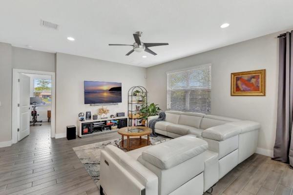 Park Central At Cypress Key, 92 Palmetto Ln, Royal Palm Beach, Florida 33411, image 2