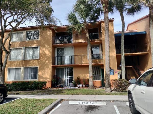 Lakes Of Jacaranda, 10781 Cleary Blvd #207, Plantation, Florida 33324, image 1