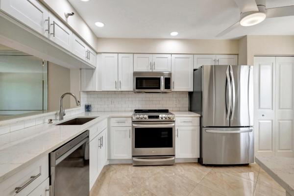 Huntington Lakes 1, 14460 Strathmore Ln #807, Delray Beach, Florida 33446, image 1