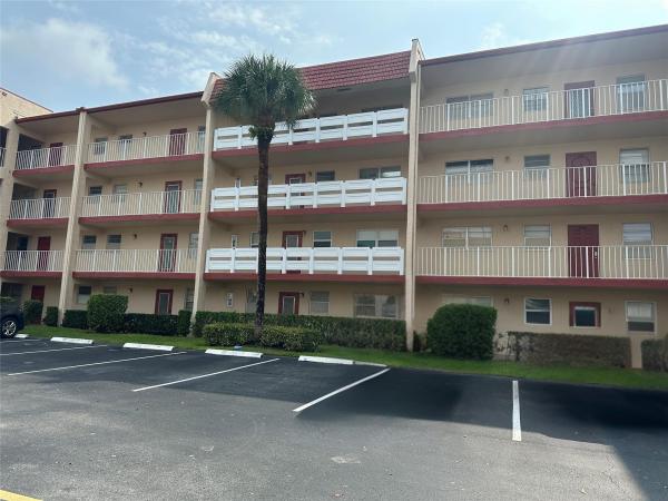 Oriole Golf & Tennis Club 2, 1015 Country Club Dr 307 ##307, Margate, Florida 33063, image 1