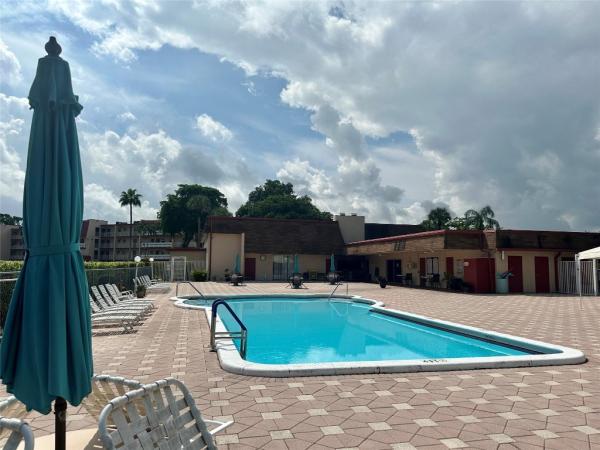 Oriole Golf & Tennis Club 2, 1015 Country Club Dr 307 ##307, Margate, Florida 33063, image 1