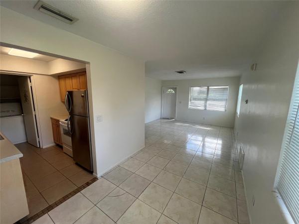 574 NE 35th St #2, Oakland Park, Florida 33334, image 1