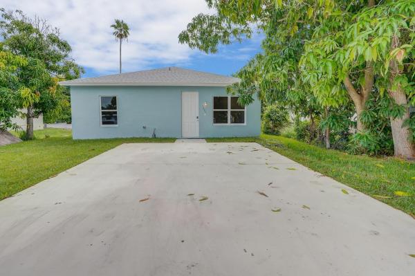 Tropical Terrace, 7880 Griswold St, Lantana, Florida 33462, image 1