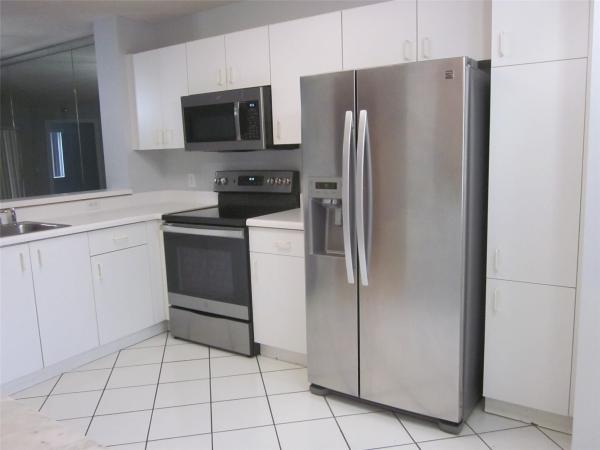 Trent, 7719 Trent Dr #110, Tamarac, Florida 33321, image 2