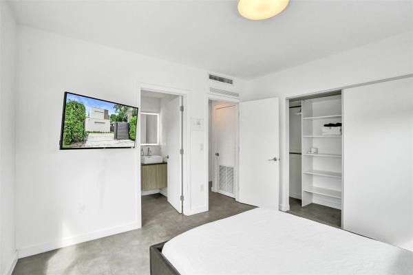 South Middle River, 1601 NW 6th Ave, Fort Lauderdale, Florida 33311, image 1