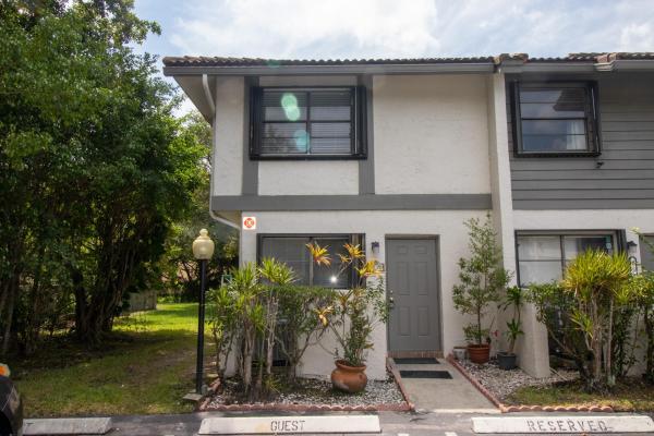University Maplewood Townhouses, 9732 NW 14th St #39, Coral Springs, Florida 33071, image 1