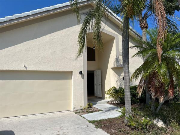 Hidden Valley, 371 Mohawk Ln, Boca Raton, Florida 33487, image 1