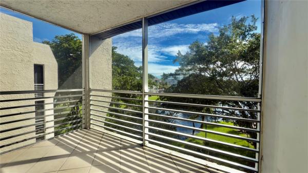 Lagoon Place, 9340 Lagoon Pl #403, Davie, Florida 33324, image 1