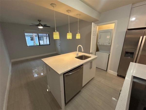 Victoria Park Village, 918 NE 15th Ave #3, Fort Lauderdale, Florida 33304, image 1