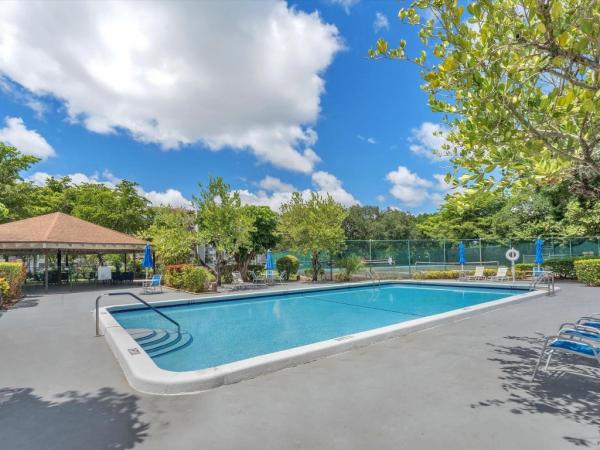 Hi-Greens Of Inverrary, 5860 NW 44th St #804, Lauderhill, Florida 33319, image 1